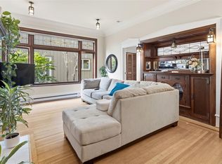 1392 Rockland Ave #102, Victoria, BC V8S1V8