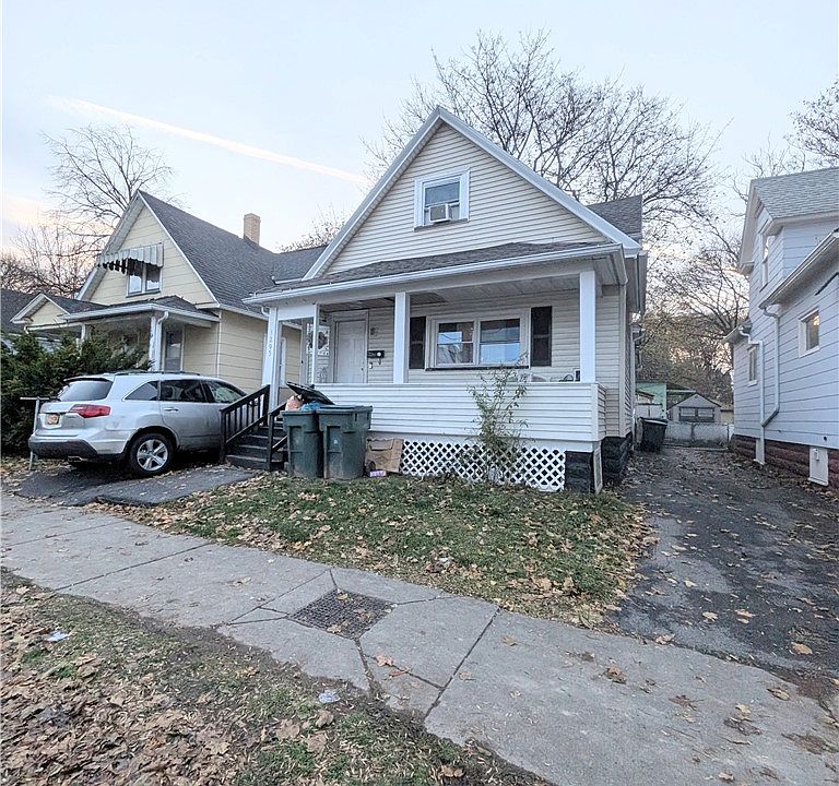 1st image of 1295 North St