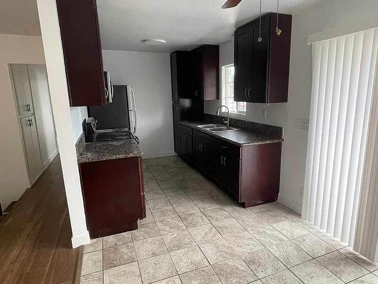 4131 Van Dyke Ave #4 — Photo 1