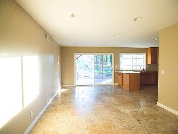 2nd image of 1604 Calle De Oro