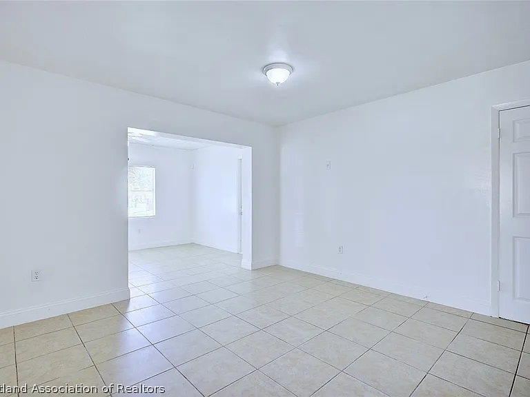1061 Lake Sebring Dr — Photo 11