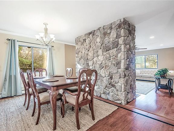4th image of 3 Briarcliff Dr S