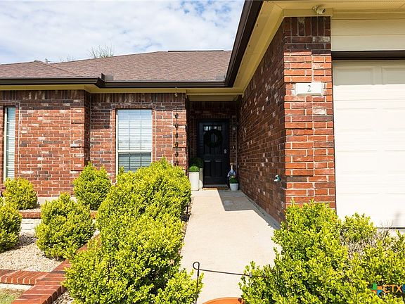 2nd image of 2 Westridge Pl