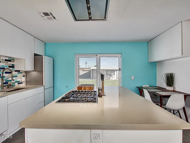 7034 E Wilshire Dr — Photo 7