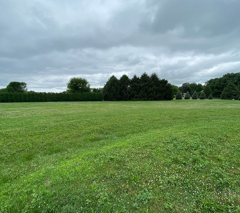 2nd image of 1982 N 2919th Rd