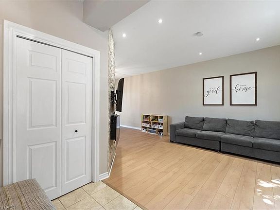 5th image of 11 Primrose Ave