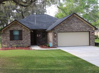 10 Seminole Ln, West Columbia, TX 77486