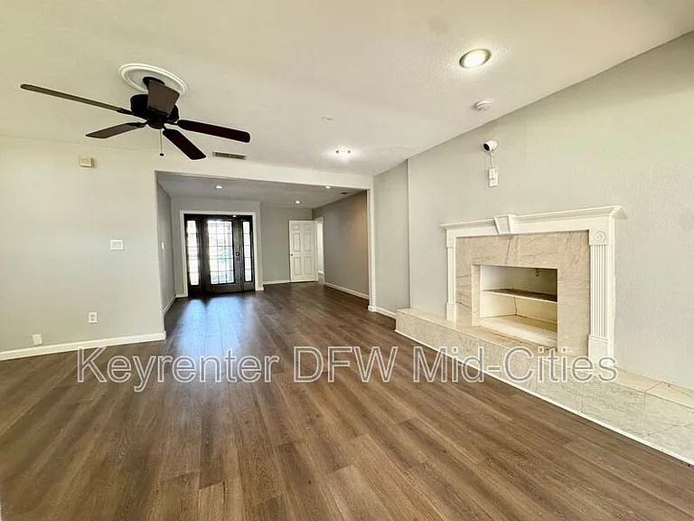 2801 Clearbrook Dr — Photo 11