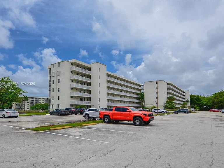 2851 Leonard Dr #J505 — Photo 27