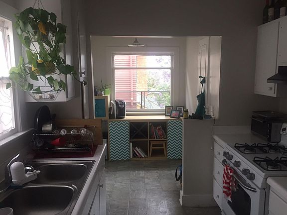 5th image of 203 Kalmia St