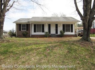 1041 Shalimar Dr, Winston Salem, NC 27107