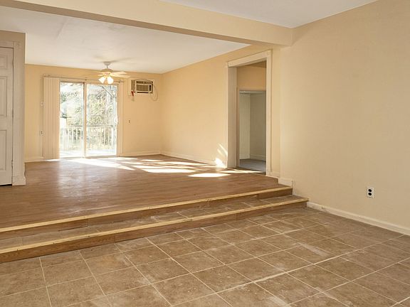 3rd image of 243 Barnes Ln