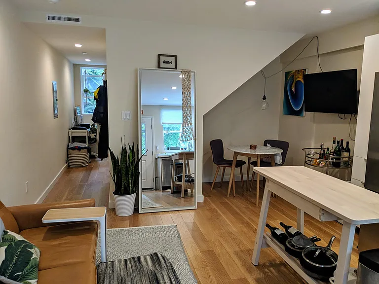 462 Andover St — Photo 4