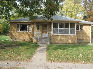 232 W 32nd St, Davenport, IA 52803