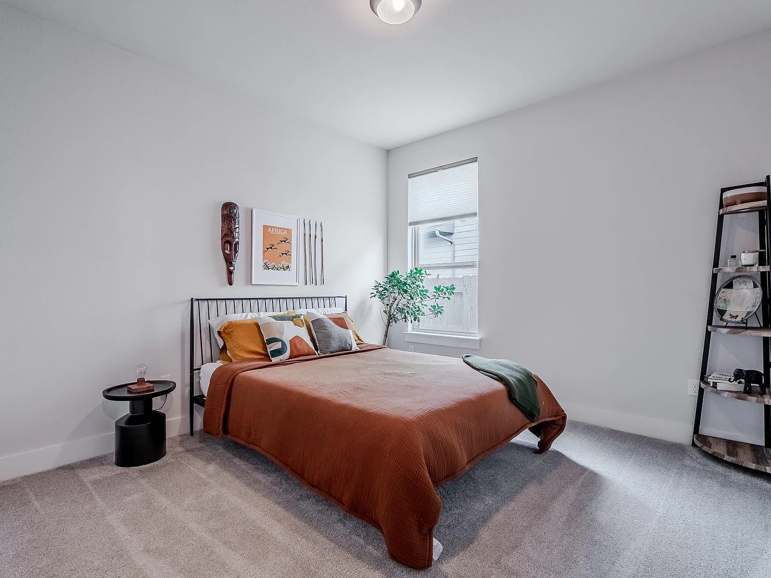 4 bed, 2.5 bath, 2147 sqft, $3,327 — Photo 4