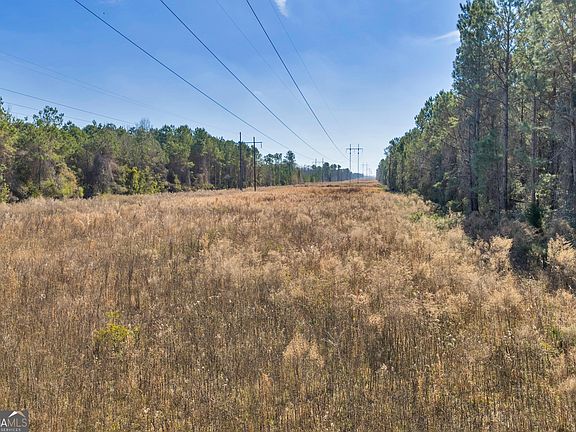 3rd image of 423 Livingston Rd