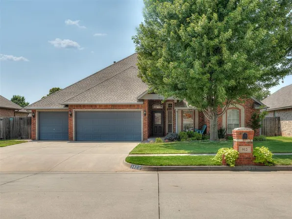 912 Regal Rd, Yukon, OK 73099