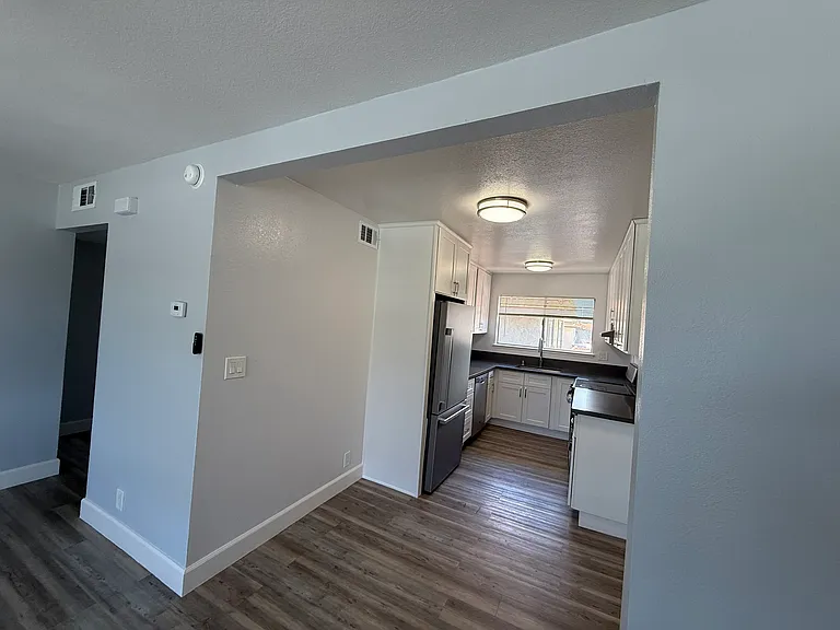 3280 Cabrillo Ave #3 — Photo 8
