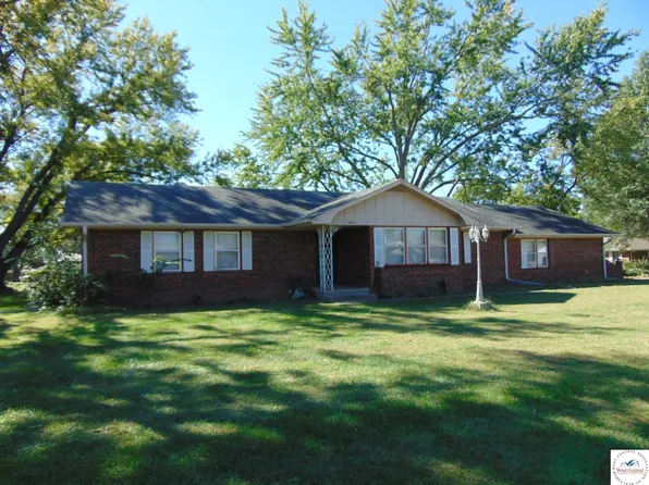 1800 E Franklin St, Clinton, MO 64735