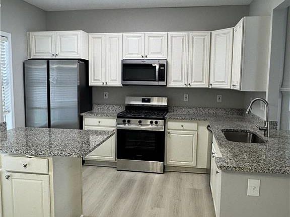 5th image of 4093 Howell Park Rd