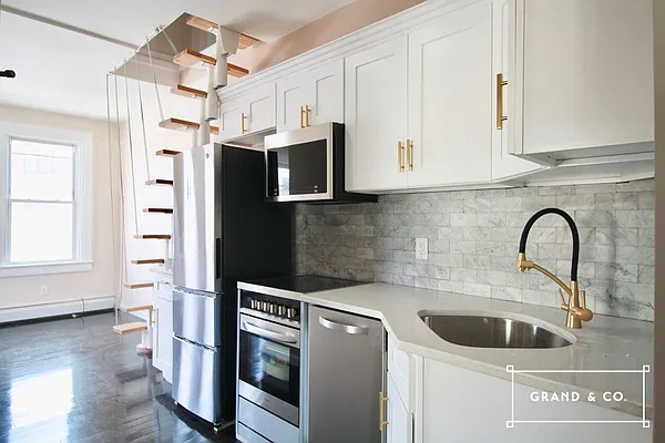 Rented by Grand & Co. | media 8