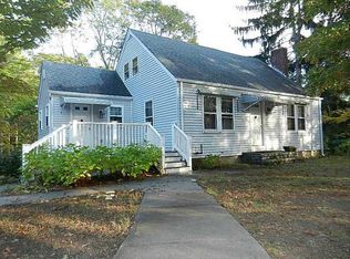 211 Knotty Oak Rd, Coventry, RI 02816