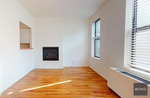 Rented by Bond New York | media 5