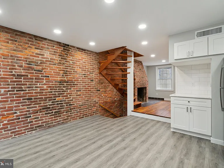 712 Addison St — Photo 7