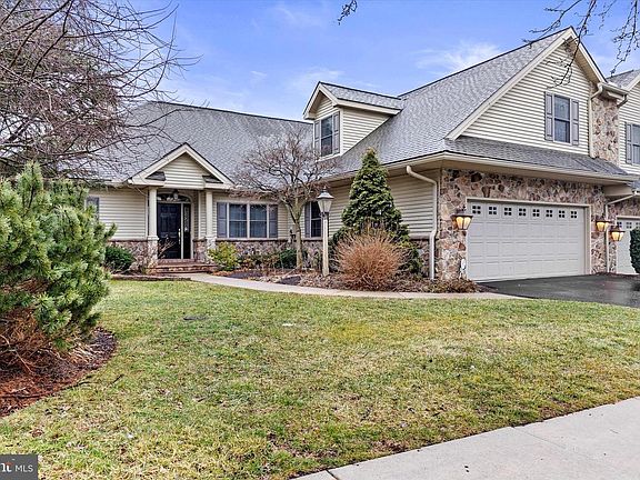 2nd image of 2111 Carey Way