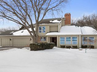 119 Stone Marsh Ln, North Barrington, IL 60010