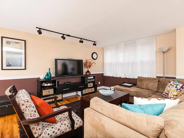 1101 Saint Paul St #210 — Photo 21
