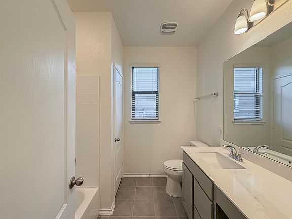 5th image of 1227 Long Creek Ln