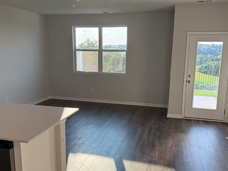 2258 Harlequin Point — Photo 2