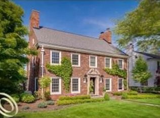 226 Moran Rd, Grosse Pointe Farms, MI 48236