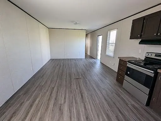 217 China Garden Ln — Photo 2