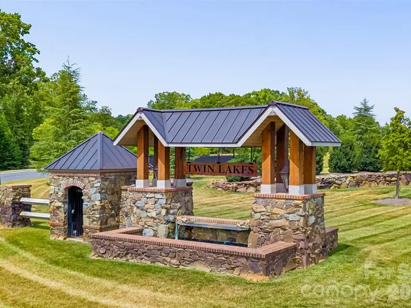 903 Deodar Cedar Dr, Matthews, NC 28104