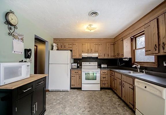 5th image of 66 Rockland St