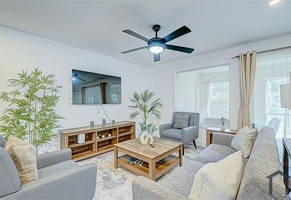 2nd image of 6104 Whiskey Creek Dr #1