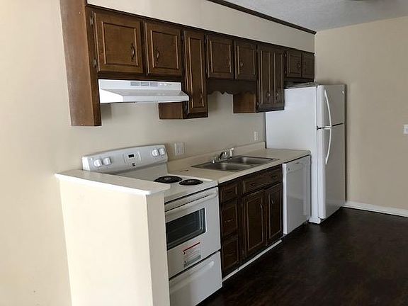 4th image of 230 Lanier Dr #242