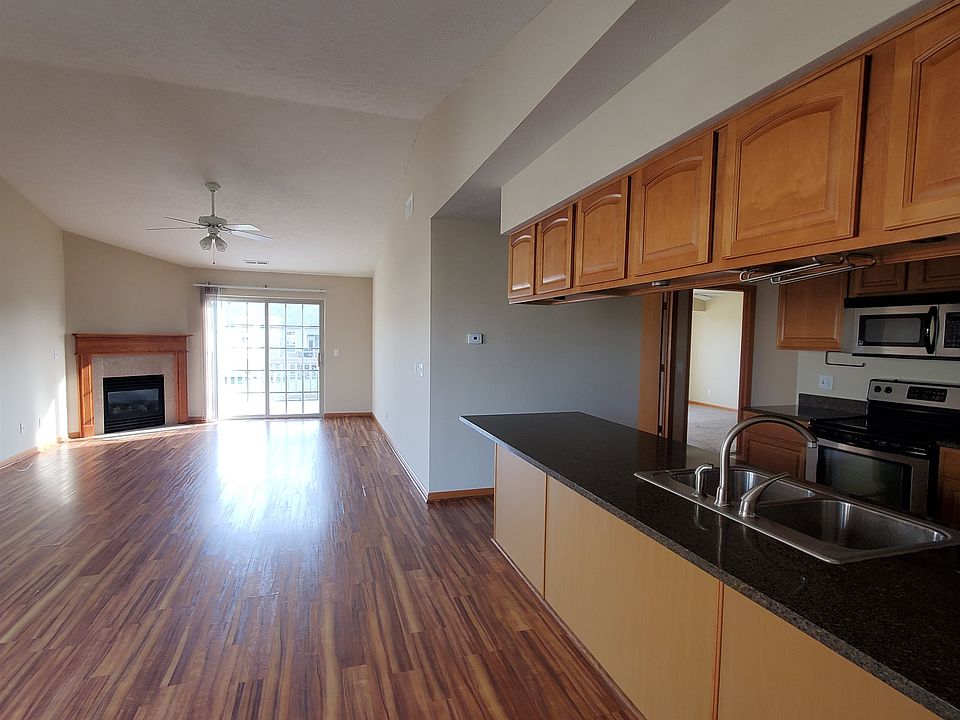 936 Buckingham Dr Sycamore IL Zillow