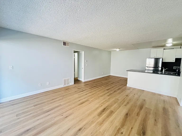 2521 W Sunflower Ave #R1 — Photo 7