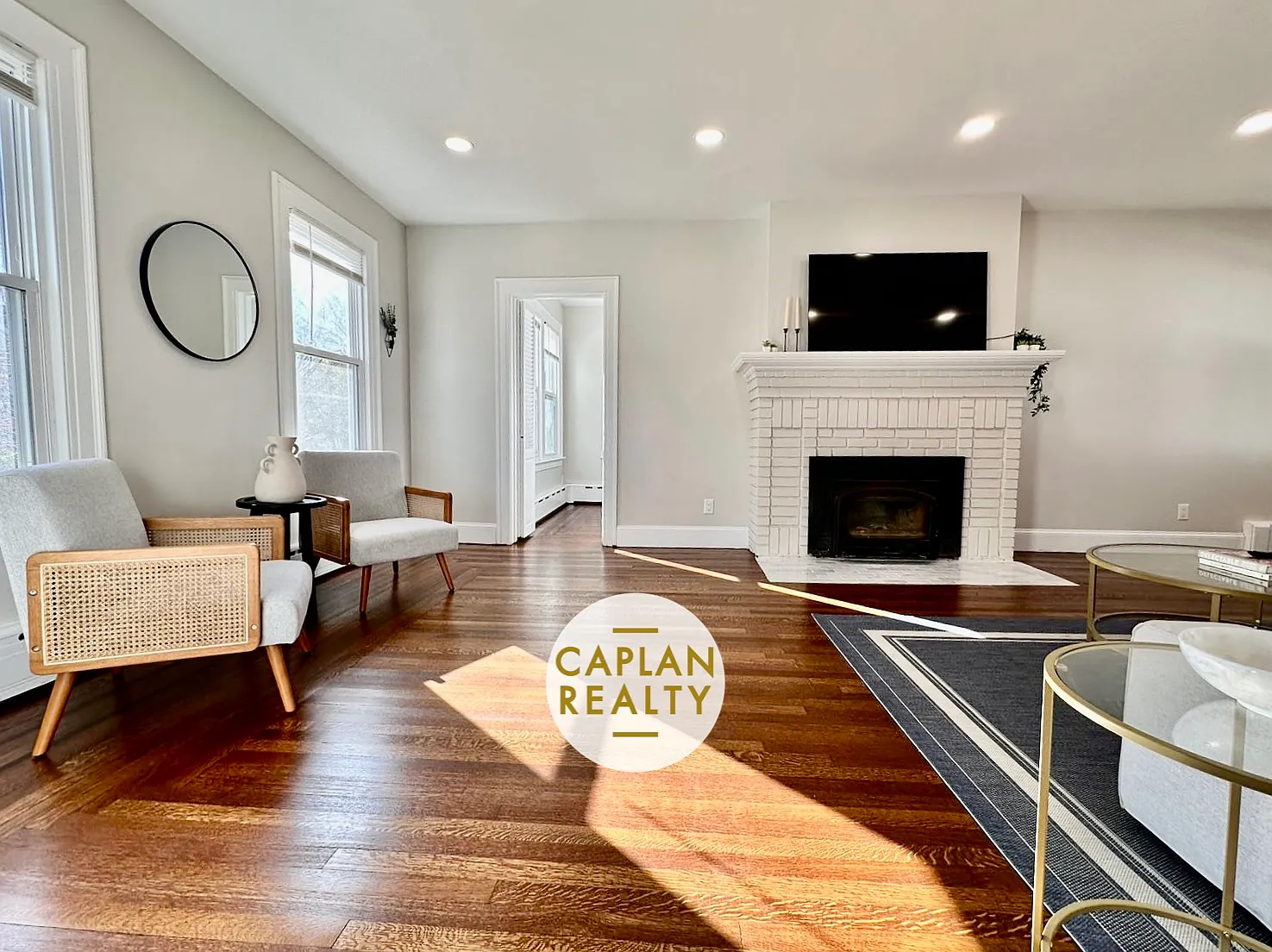 4 bed, 2.5 bath, 2018 sqft, $6,000 — Photo 2