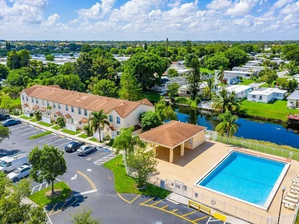 6617 Winfield Blvd APT 10-1, Margate, FL 33063