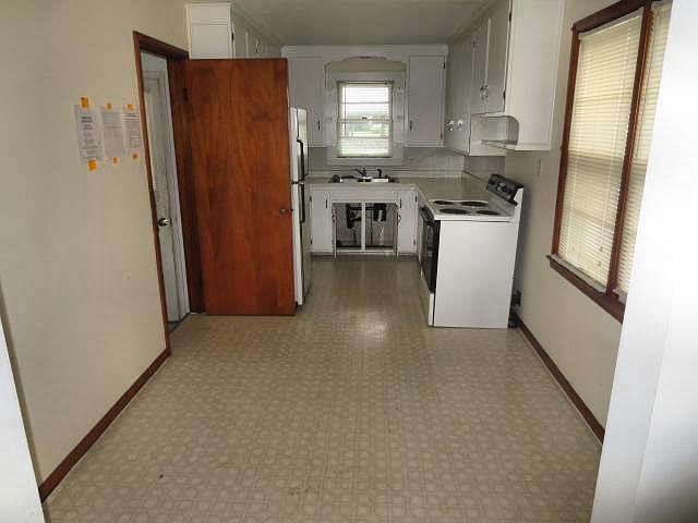 2nd image of 245 Wing St