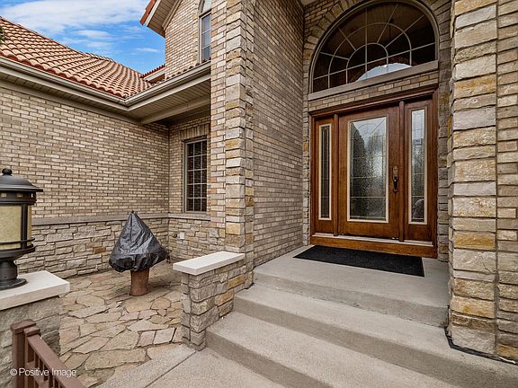 2nd image of 1520 Darien Club Dr
