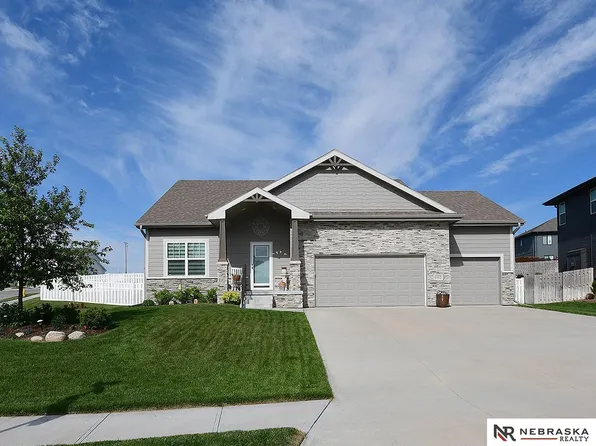 11976 S 113th St, Papillion, NE 68046