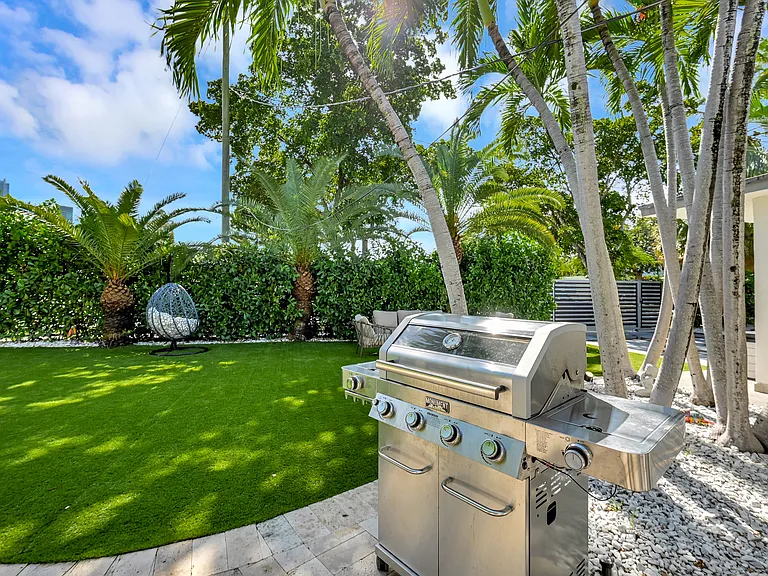 1800 SW 5th Ave — Photo 9