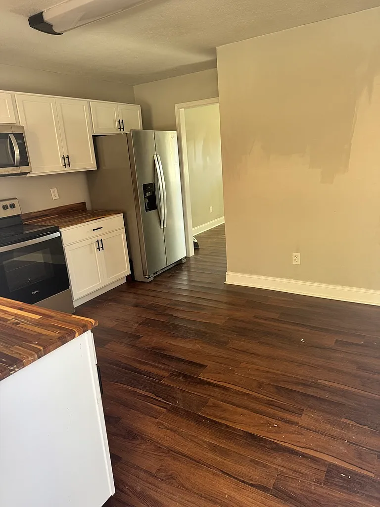 2911 Beaverwood Dr — Photo 2