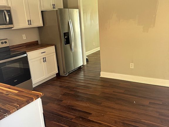 2nd image of 2911 Beaverwood Dr