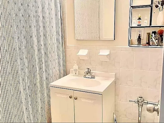 Rented by Century 21 Premier  | media 11